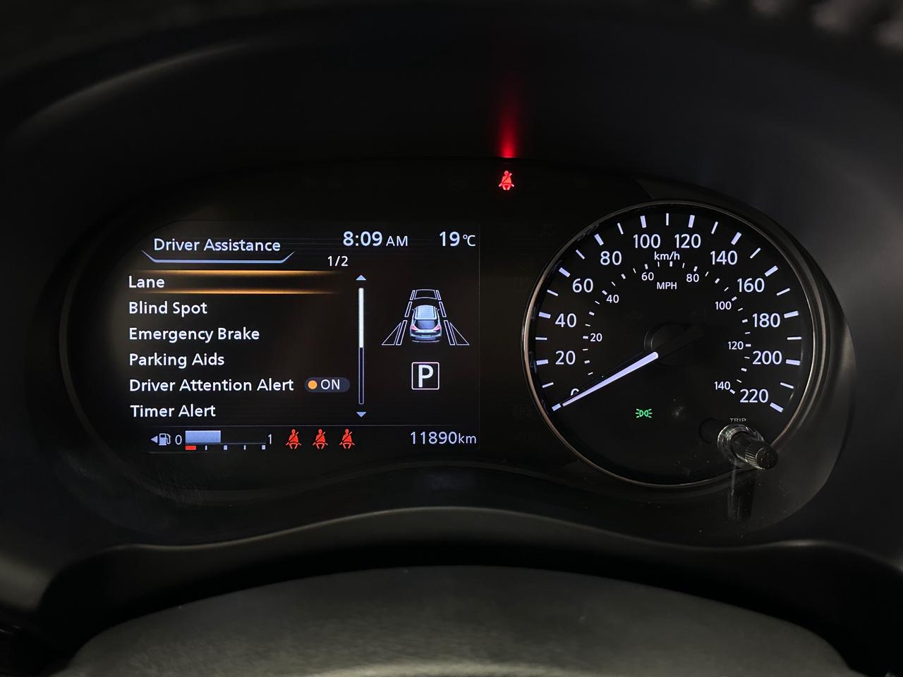 2024 Nissan Kicks SV/11KM/OFF 1 OWNER LEASE! Photo