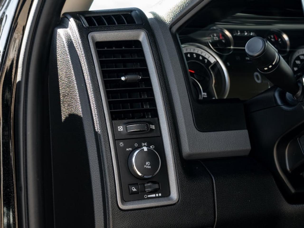 2019 RAM 1500 Classic EXPRESS Photo