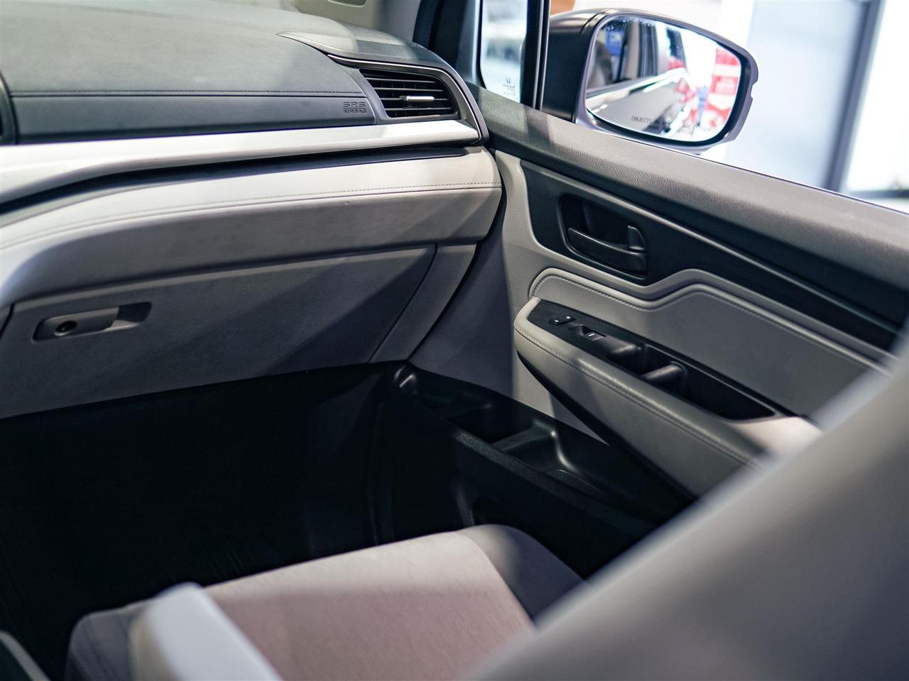 2018 Honda Odyssey EX | 8 PASS | SUNROOF | NO ACCIDENTS Photo