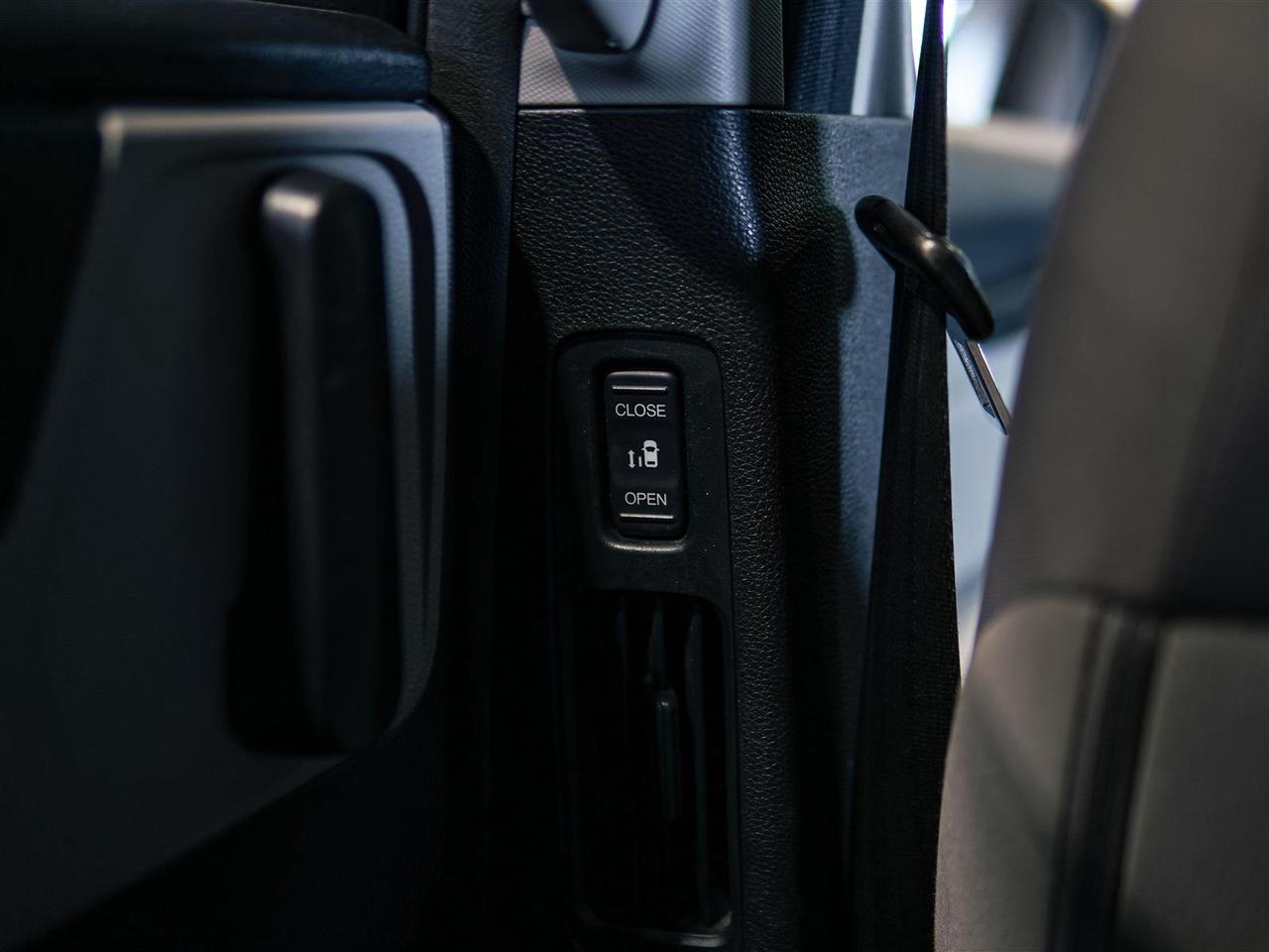 2018 Honda Odyssey EX | 8 PASS | SUNROOF | NO ACCIDENTS Photo