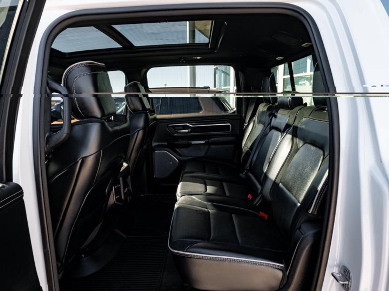 2025 RAM 1500 Laramie Photo