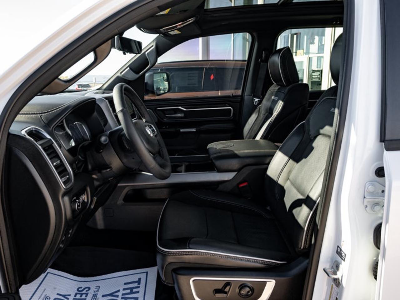 2025 RAM 1500 Laramie Photo
