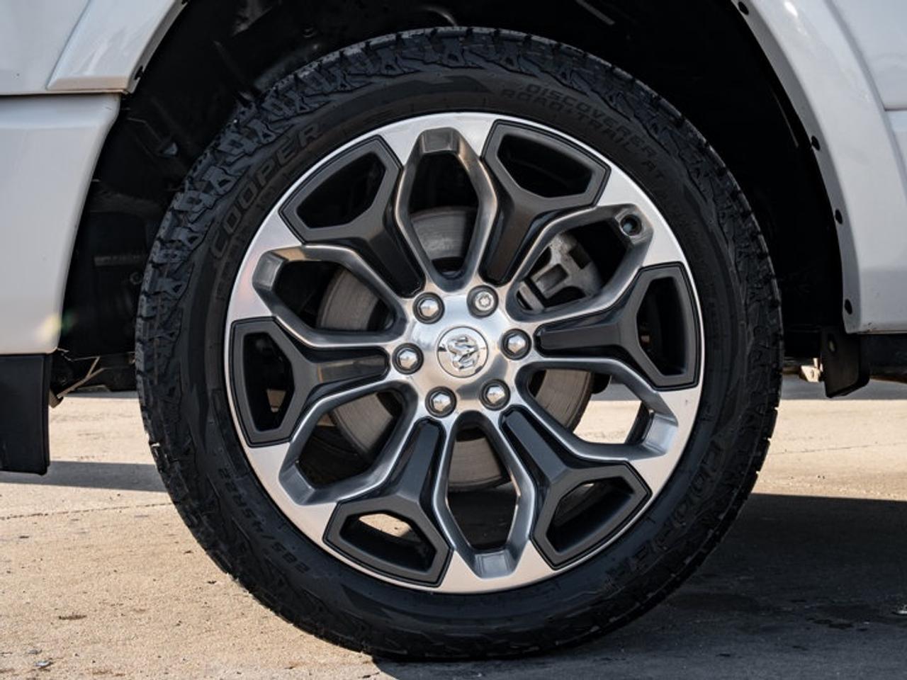 2022 RAM 1500 Limited Photo