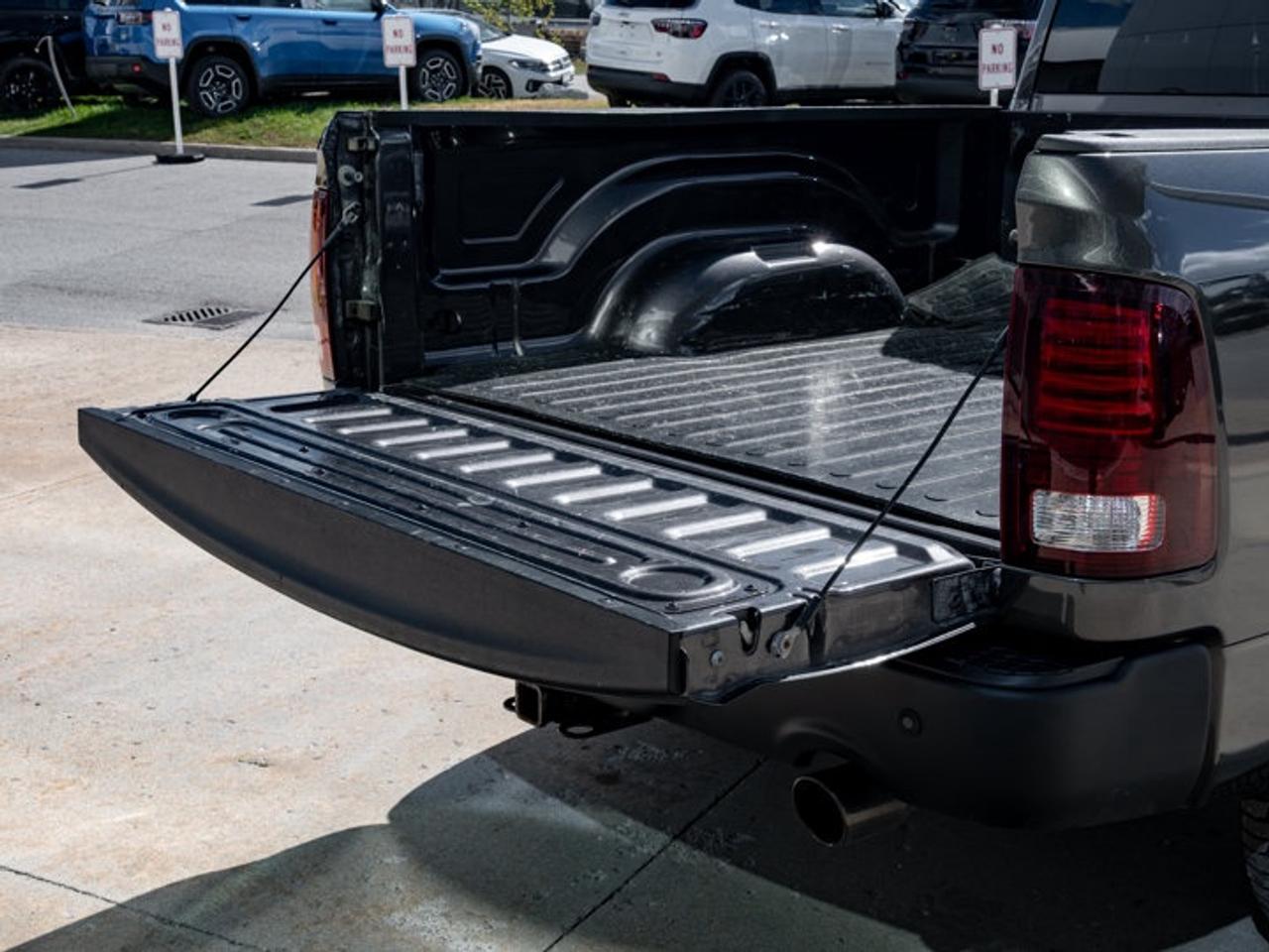 2022 RAM 1500 Classic WARLOCK Photo