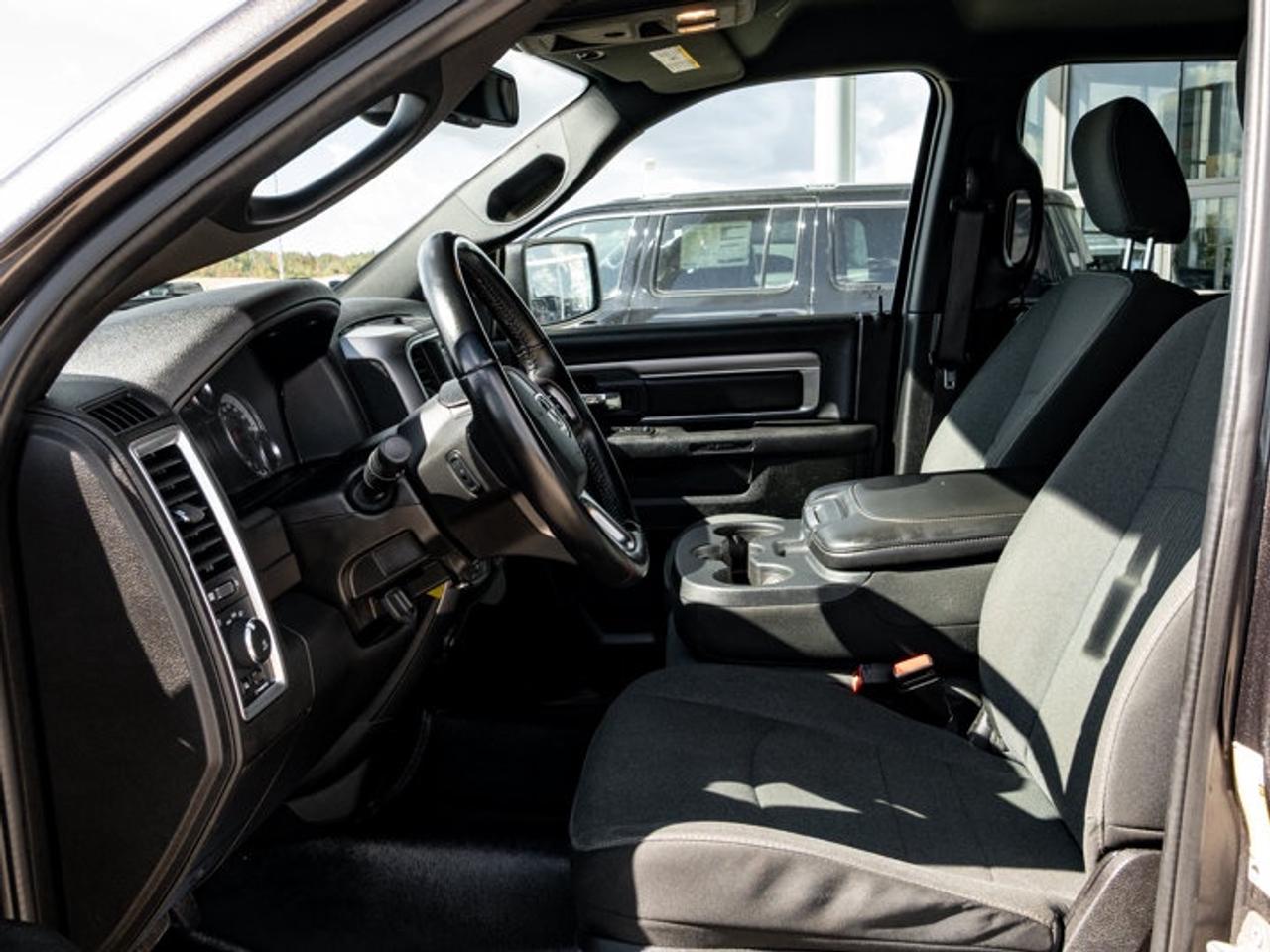 2022 RAM 1500 Classic WARLOCK Photo