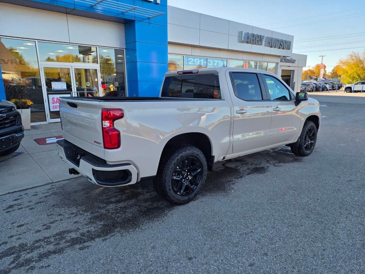 2026 Chevrolet Silverado 1500 Crew Cab Short Box 4-Wheel Drive RST Photo2