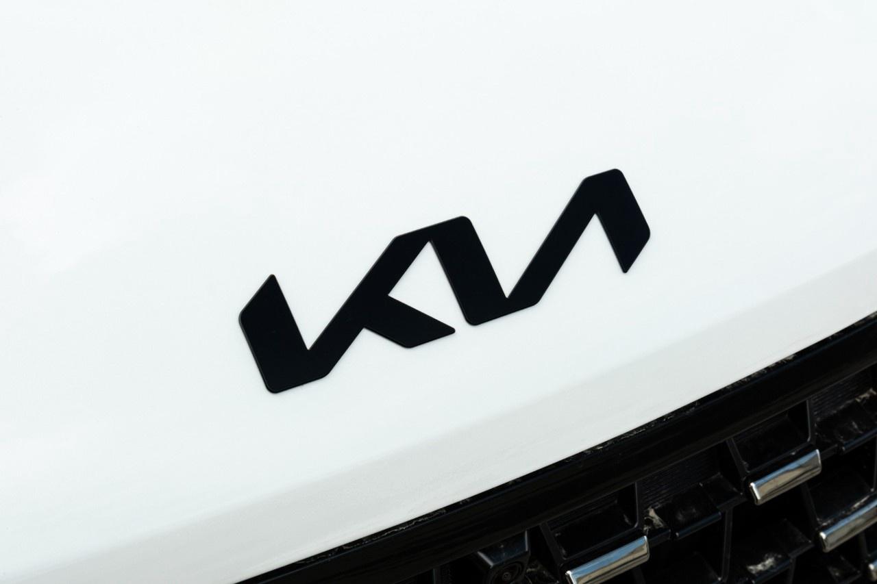 2027 Kia Carnival Hybrid SX  FWD Photo