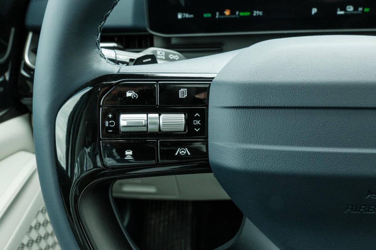 2027 Kia Carnival Hybrid SX  FWD Photo