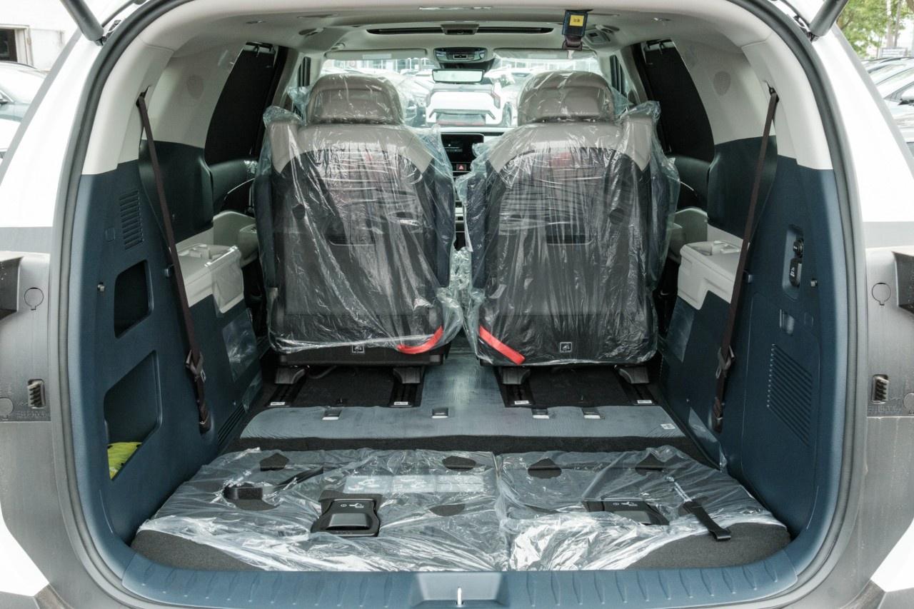 2027 Kia Carnival Hybrid SX  FWD Photo