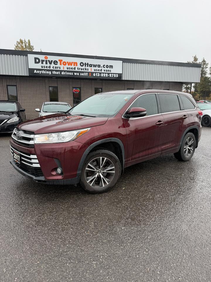 2017 Toyota Highlander LE - Photo #1