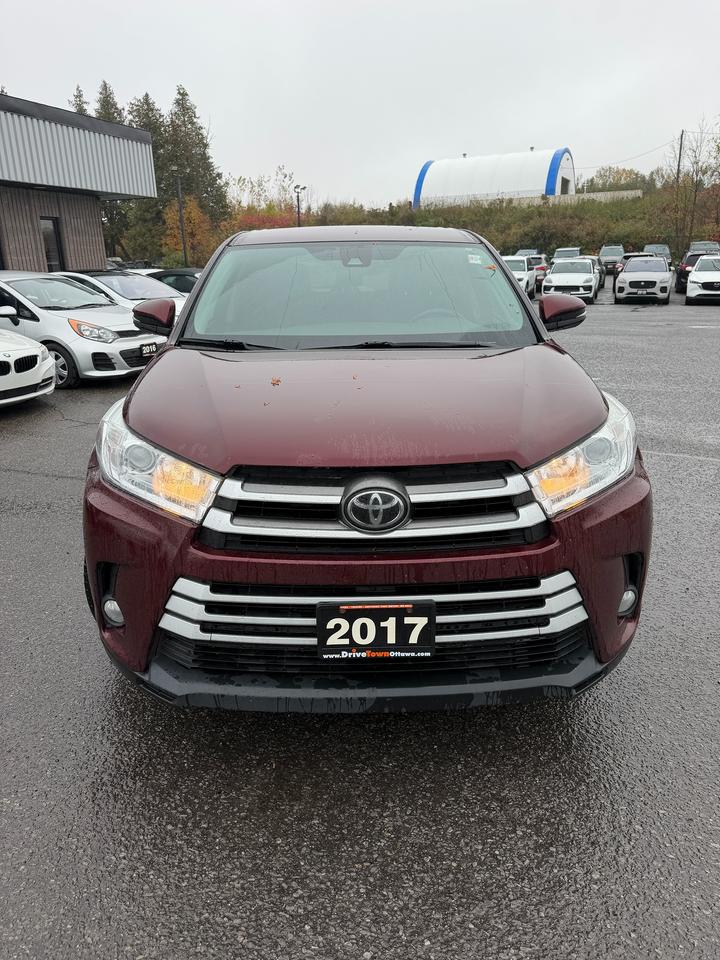 2017 Toyota Highlander LE Photo