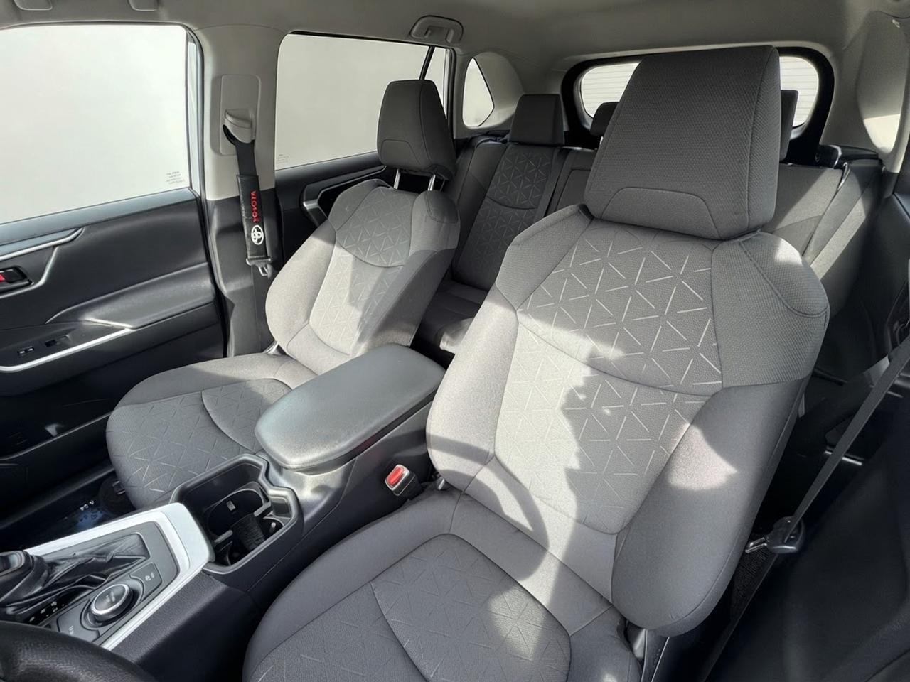 2022 Toyota RAV4 Hybrid LE AWD Photo