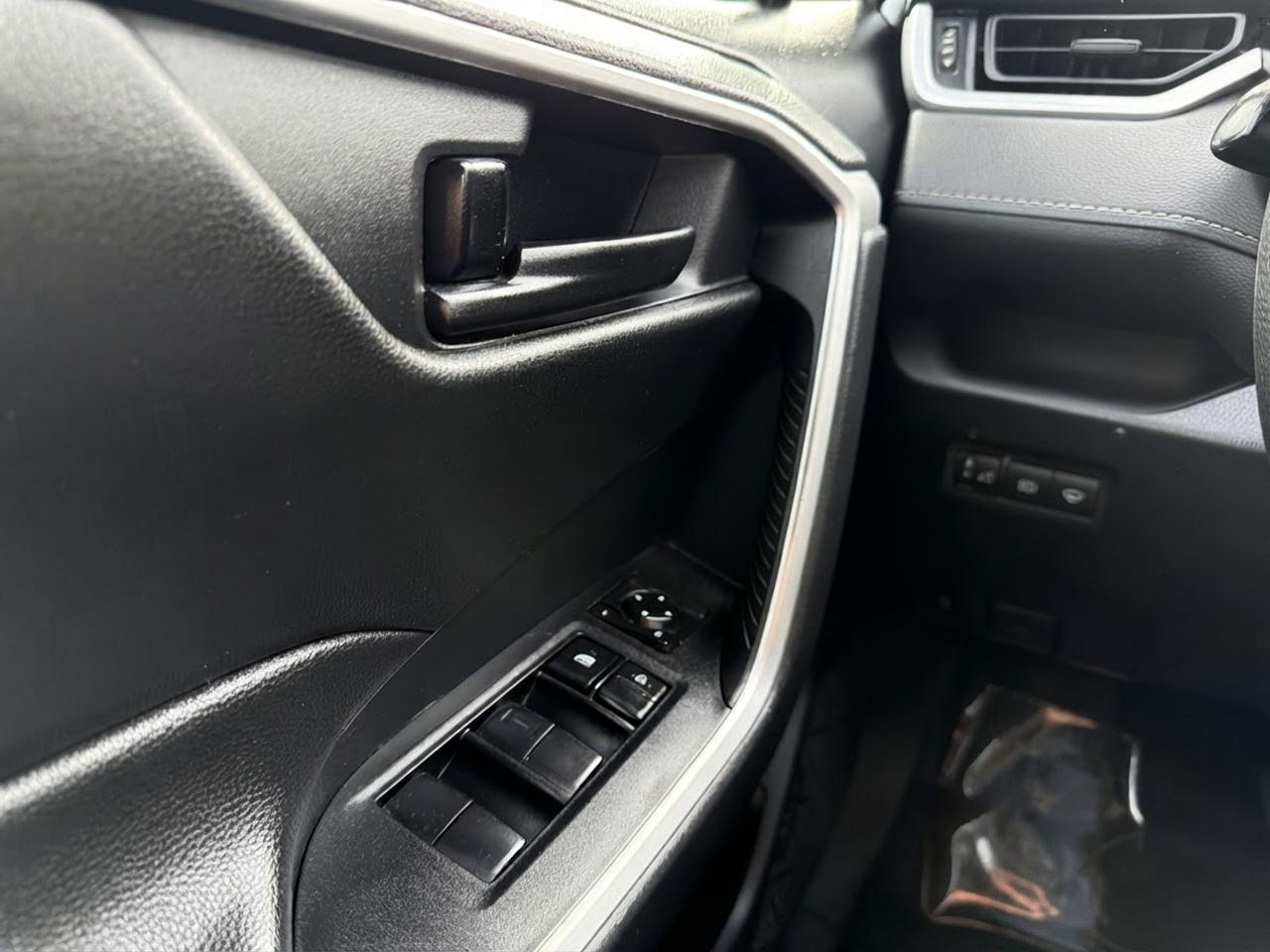 2022 Toyota RAV4 Hybrid LE AWD Photo