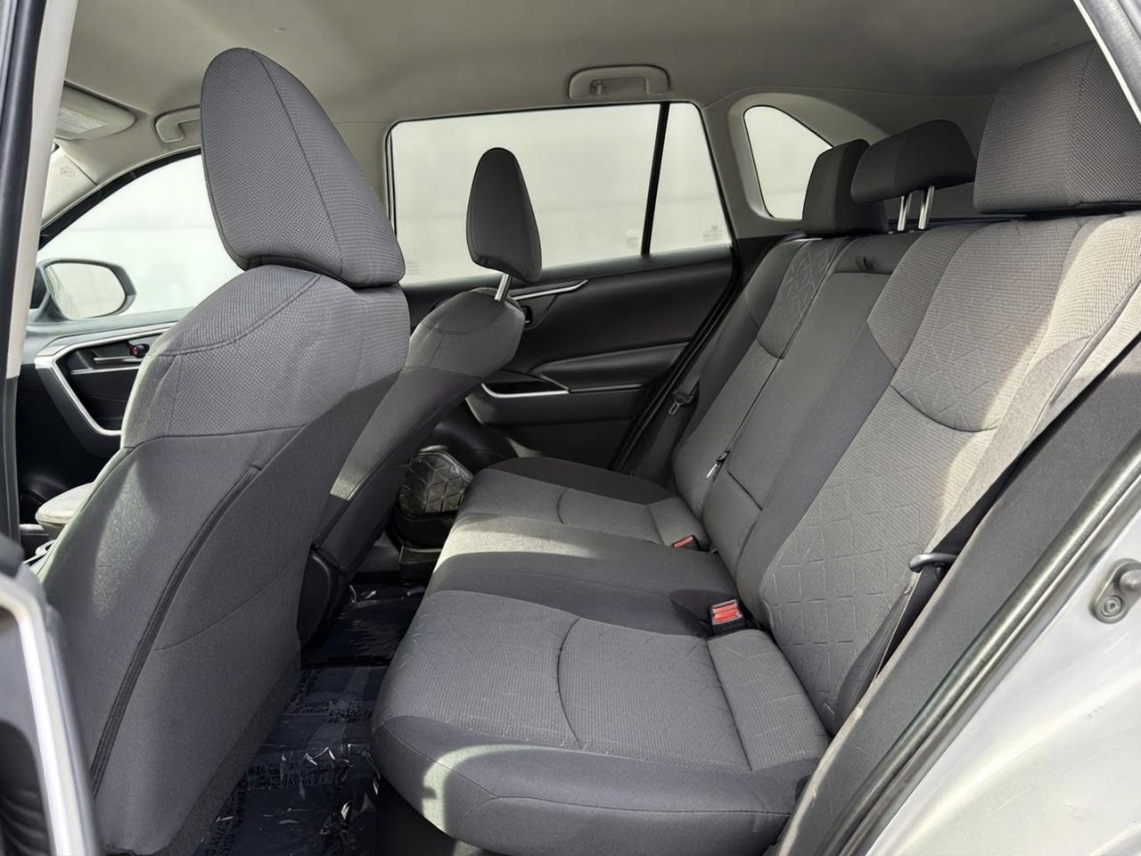 2022 Toyota RAV4 Hybrid LE AWD Photo