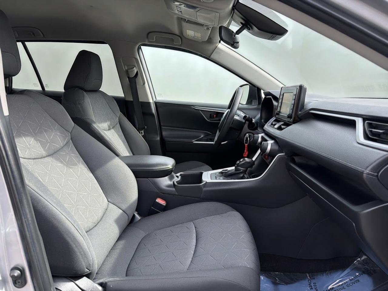2022 Toyota RAV4 Hybrid LE AWD Photo