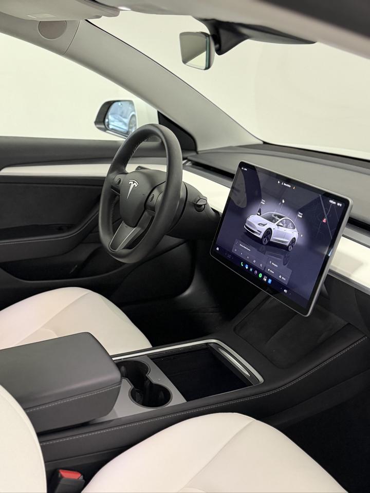 2022 Tesla Model 3 STANDARD RANGE PLUS Traffic Aware W/ Autosteer Photo