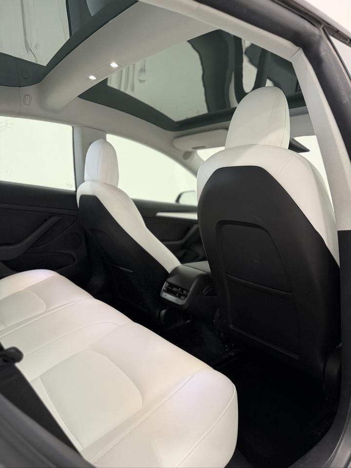 2022 Tesla Model 3 STANDARD RANGE PLUS Traffic Aware W/ Autosteer Photo