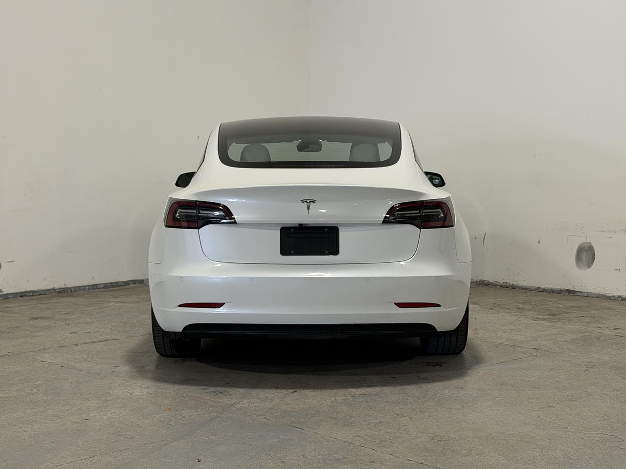 2022 Tesla Model 3 STANDARD RANGE PLUS Traffic Aware W/ Autosteer Photo4