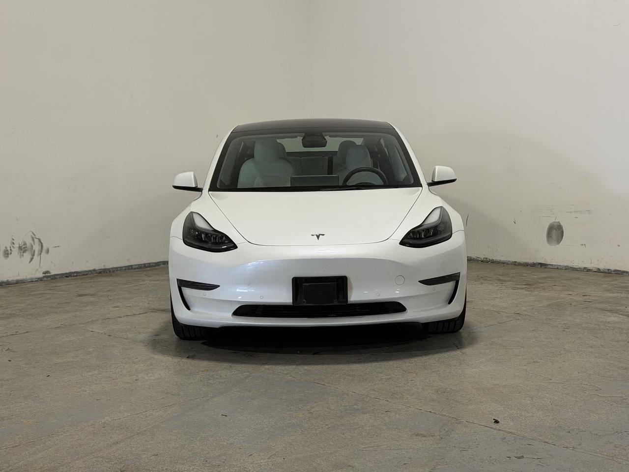 2022 Tesla Model 3 STANDARD RANGE PLUS Traffic Aware W/ Autosteer Photo1