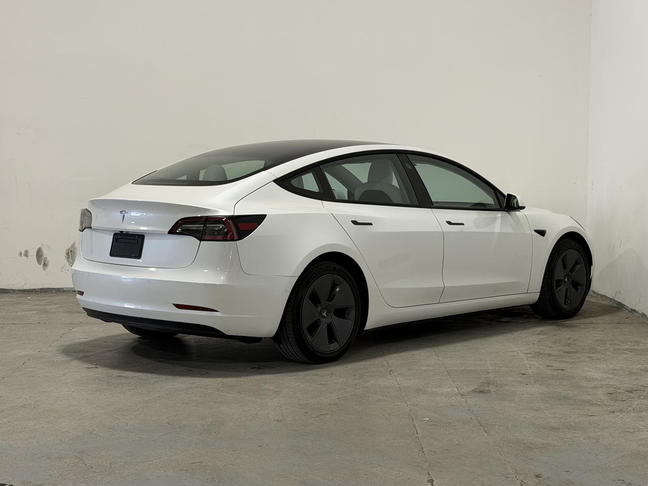 2022 Tesla Model 3 STANDARD RANGE PLUS Traffic Aware W/ Autosteer Photo