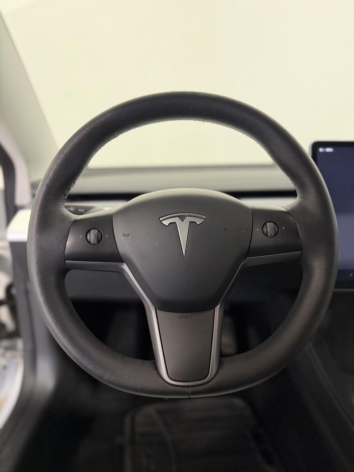 2022 Tesla Model 3 STANDARD RANGE PLUS Traffic Aware W/ Autosteer Photo