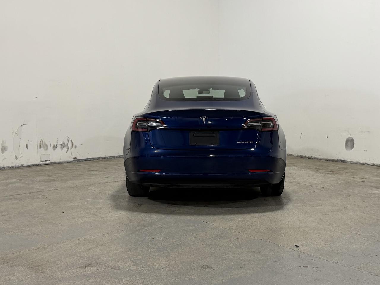2022 Tesla Model 3 Long Range |AWD| Traffic Aware W/ Autosteer Photo4