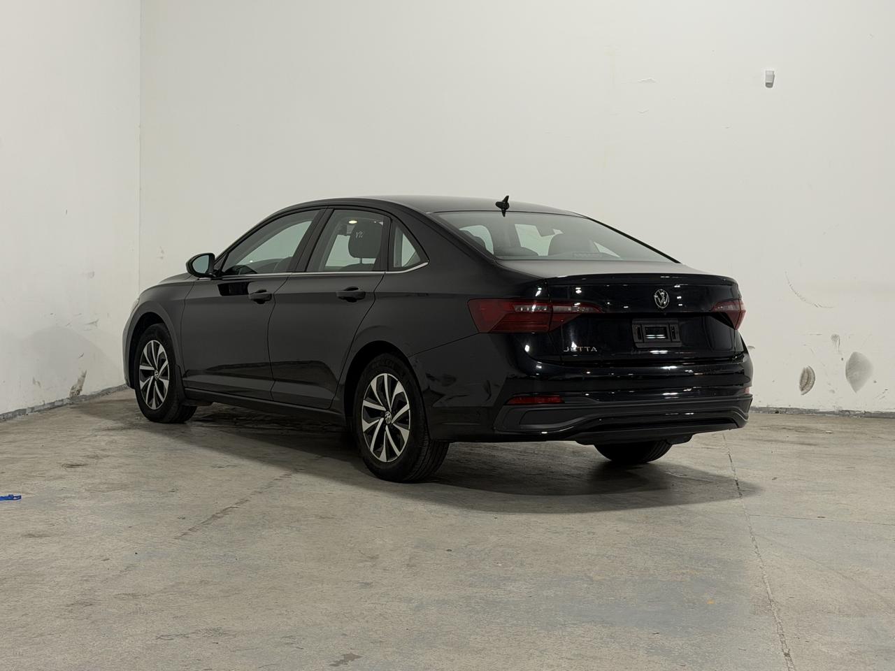 2022 Volkswagen Jetta Trendline Photo3