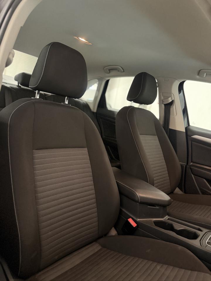 2022 Volkswagen Jetta Trendline Photo