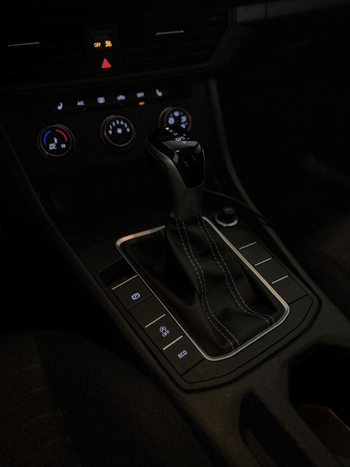 2022 Volkswagen Jetta Trendline Photo