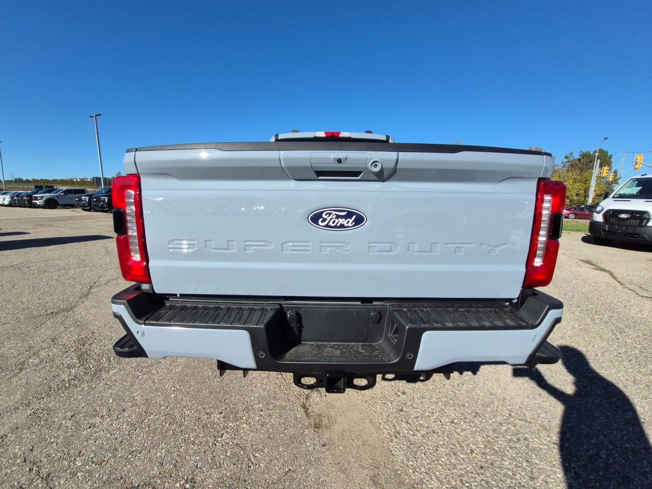 2027 Ford F-350 LARIAT, LOADED WITH ULTIMATE PKG & PREMIUM PKG Photo4
