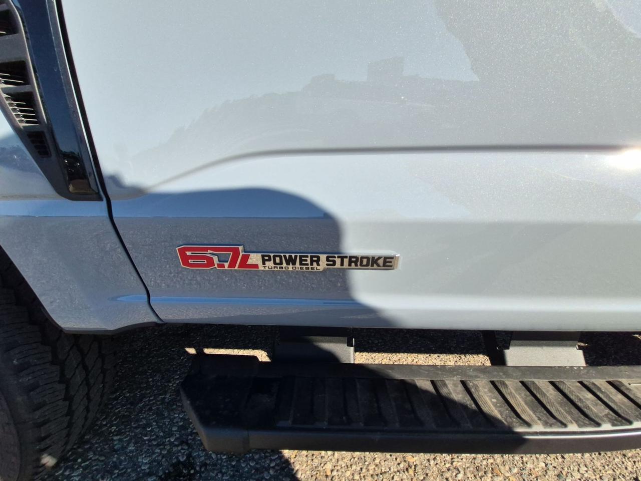 2027 Ford F-350 LARIAT, LOADED WITH ULTIMATE PKG & PREMIUM PKG Photo