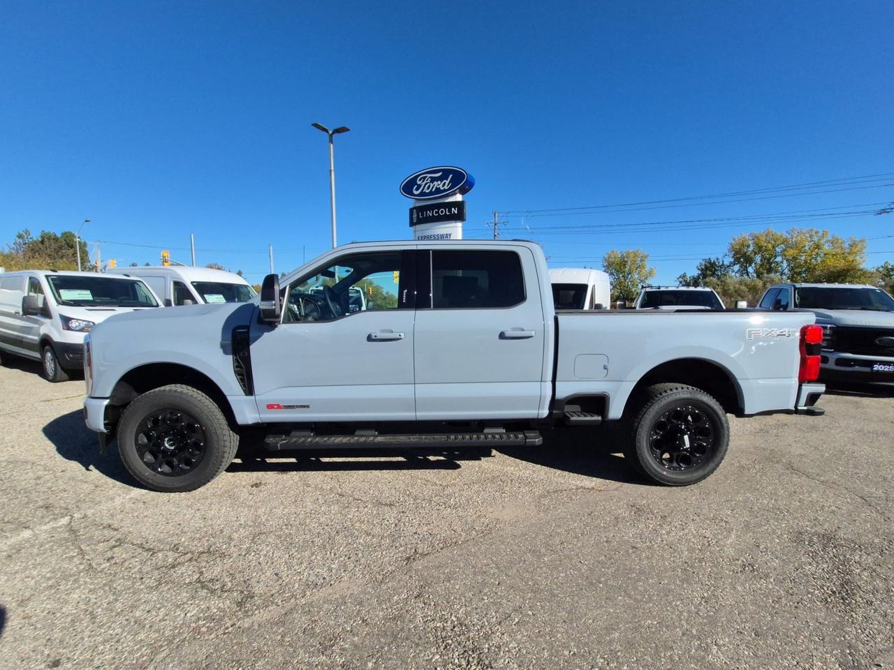 2027 Ford F-350 LARIAT, LOADED WITH ULTIMATE PKG & PREMIUM PKG Photo