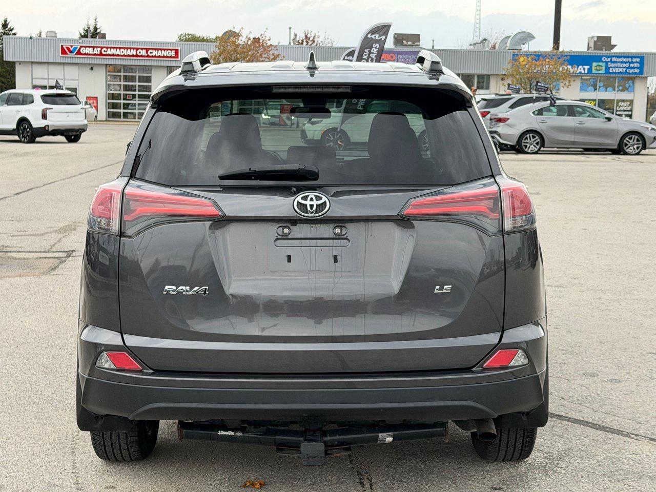 2017 Toyota RAV4 LE Photo