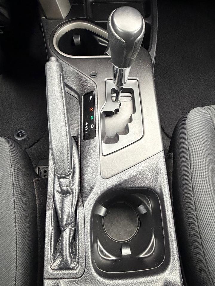 2017 Toyota RAV4 LE Photo