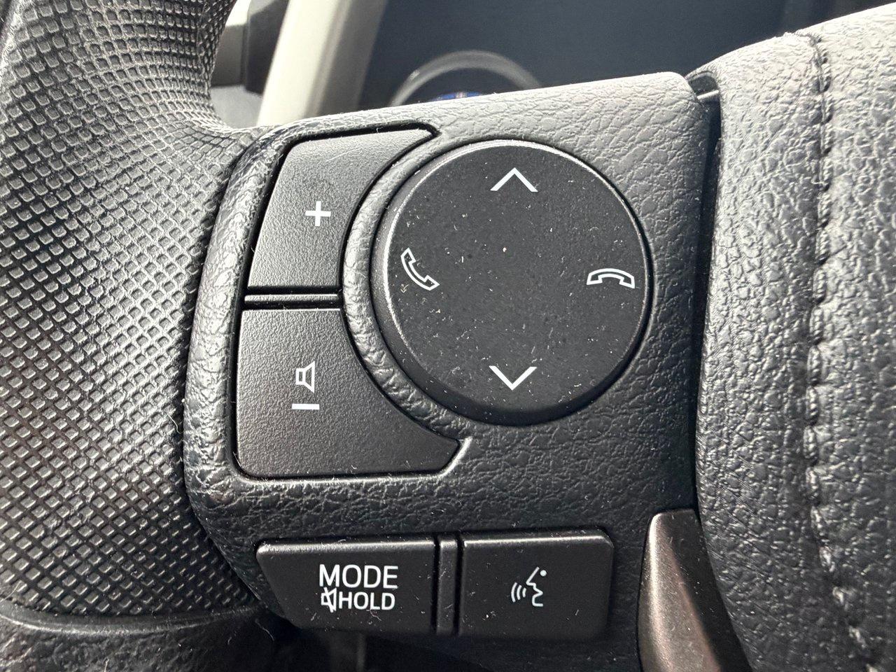 2017 Toyota RAV4 LE Photo
