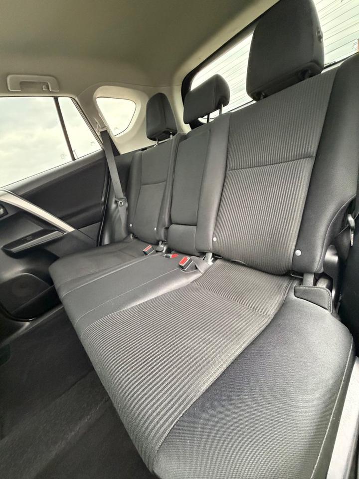 2017 Toyota RAV4 LE Photo