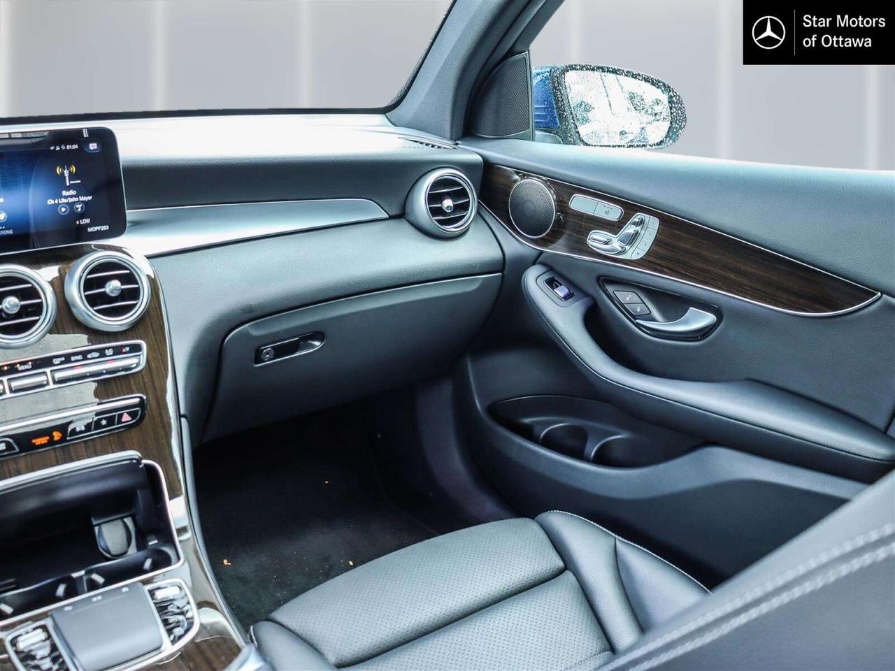 2022 Mercedes-Benz GLC GLC 300 Photo