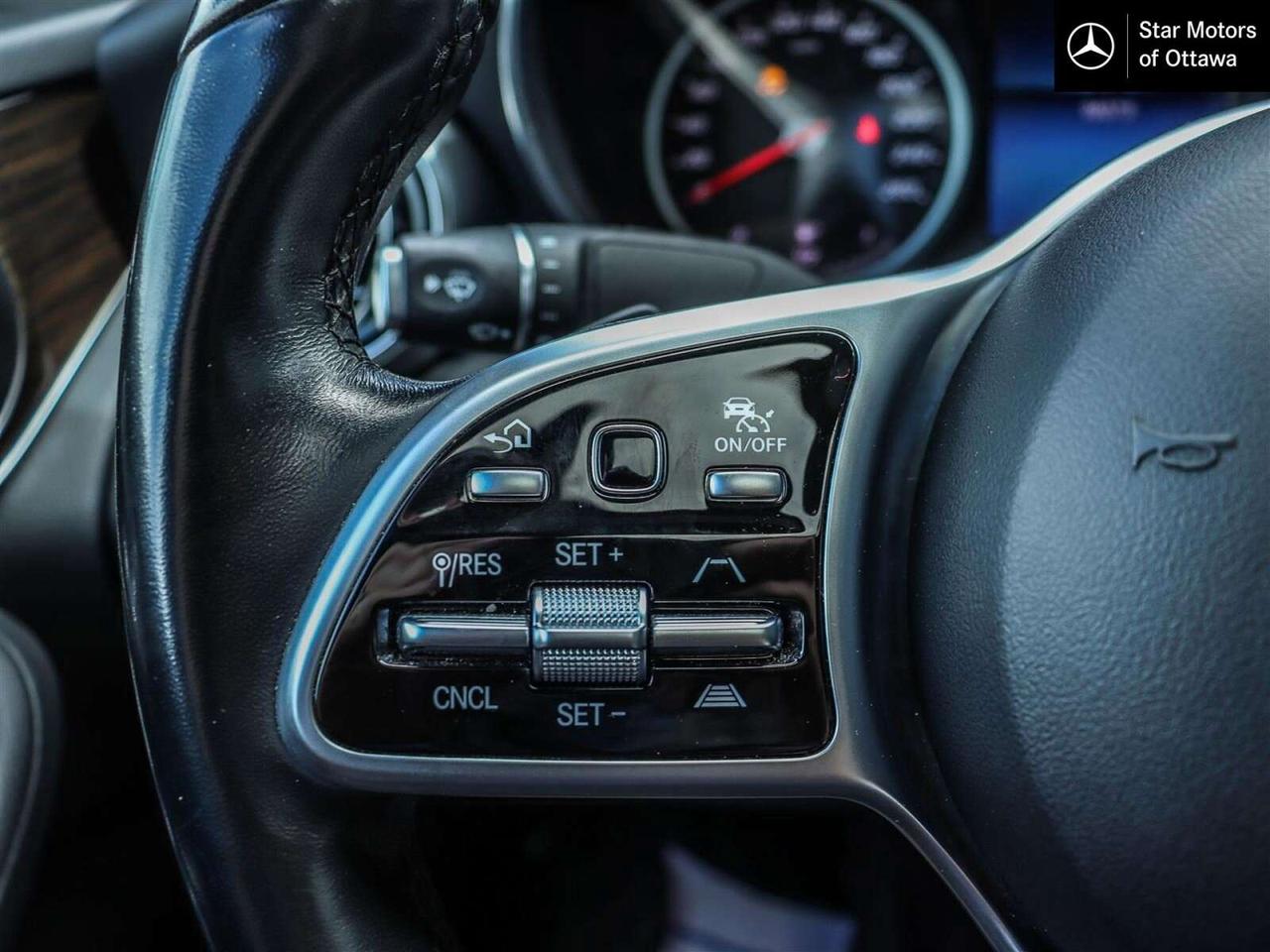 2022 Mercedes-Benz GLC GLC 300 Photo