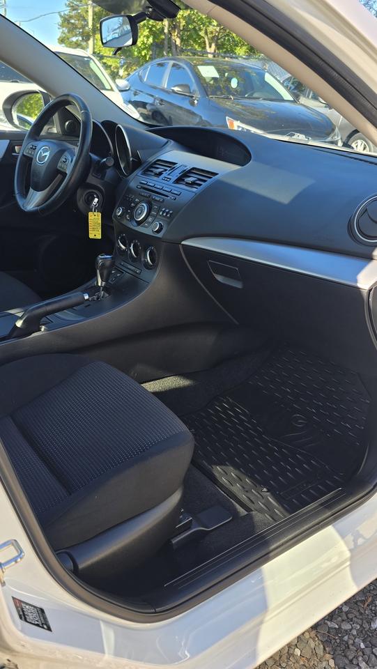 2012 Mazda MAZDA3 GS Photo