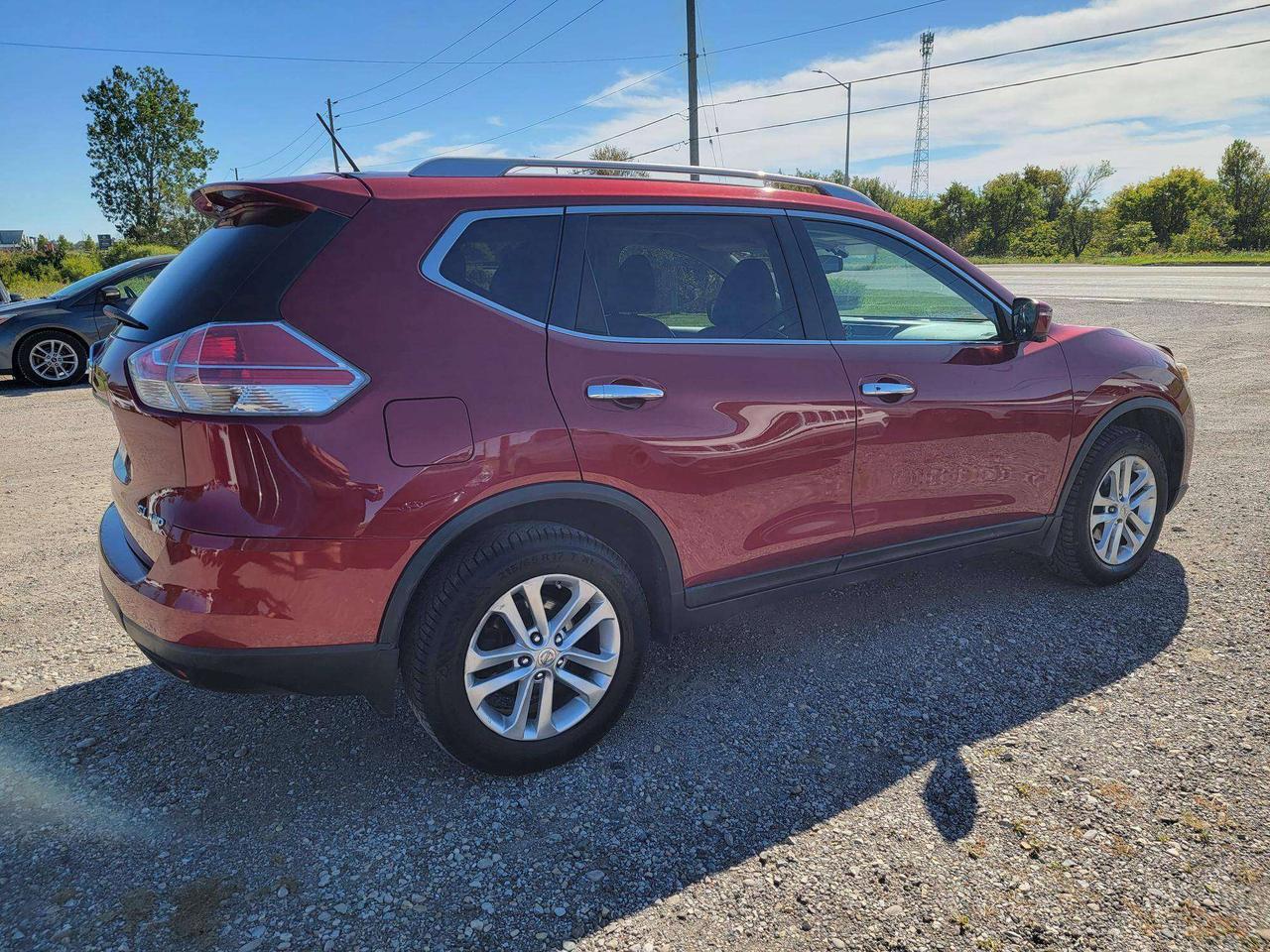 2016 Nissan Rogue SV Photo