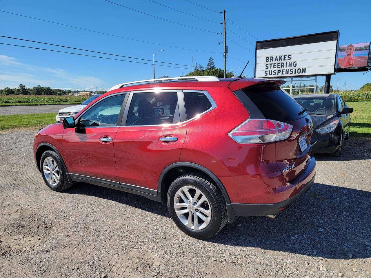 2016 Nissan Rogue SV Photo5
