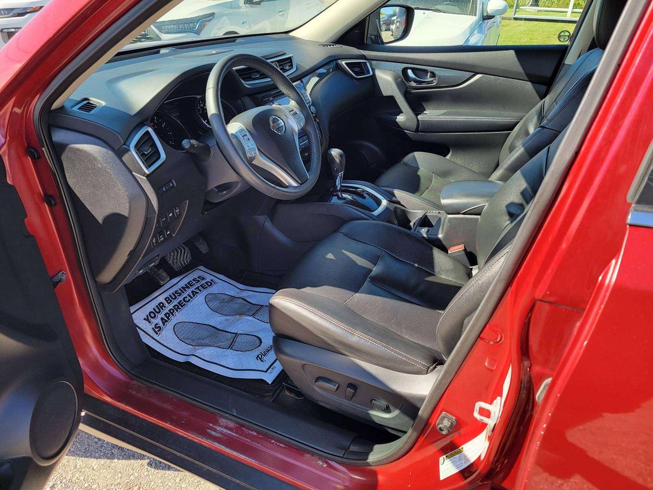 2016 Nissan Rogue SV Photo