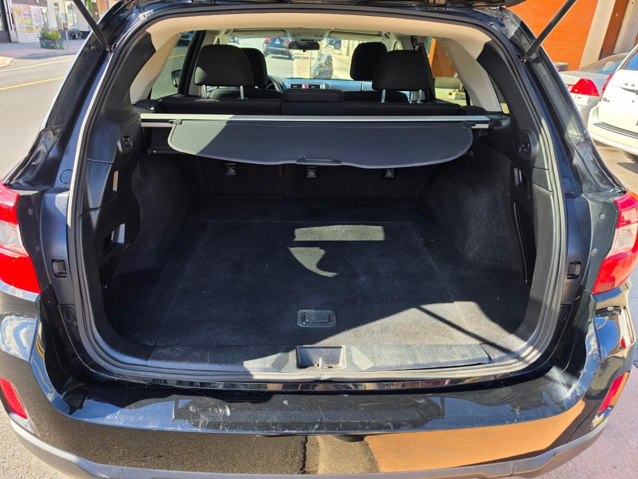 2017 Subaru Outback 5dr Wgn CVT 2.5i PZEV Photo
