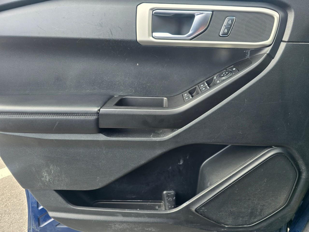 2020 Ford Explorer  Photo