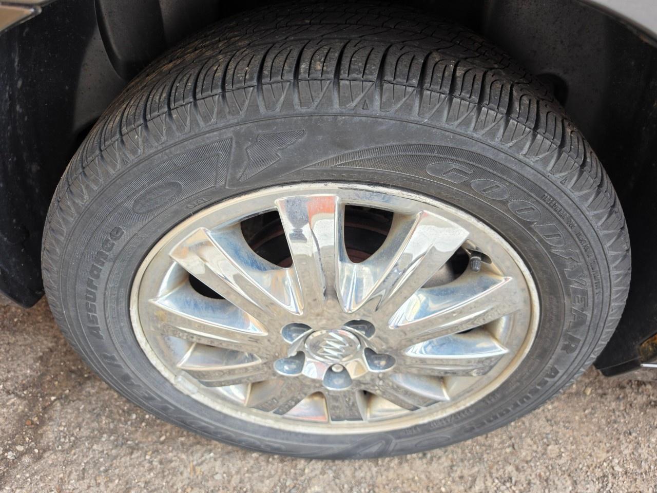 2009 Buick Allure 4dr Sdn CXL Photo
