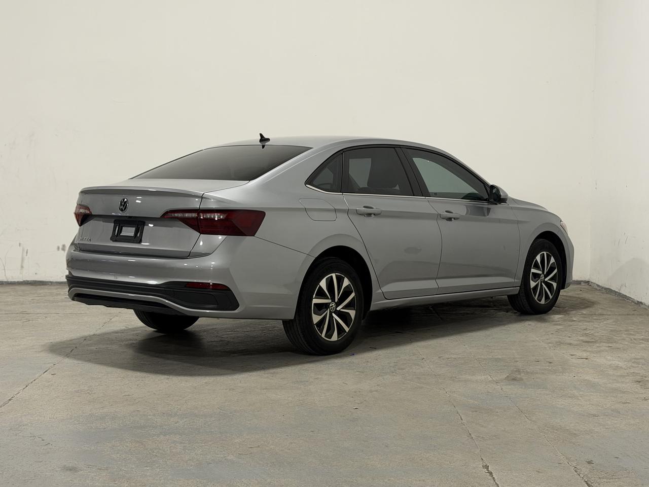 2022 Volkswagen Jetta Trendline Photo3