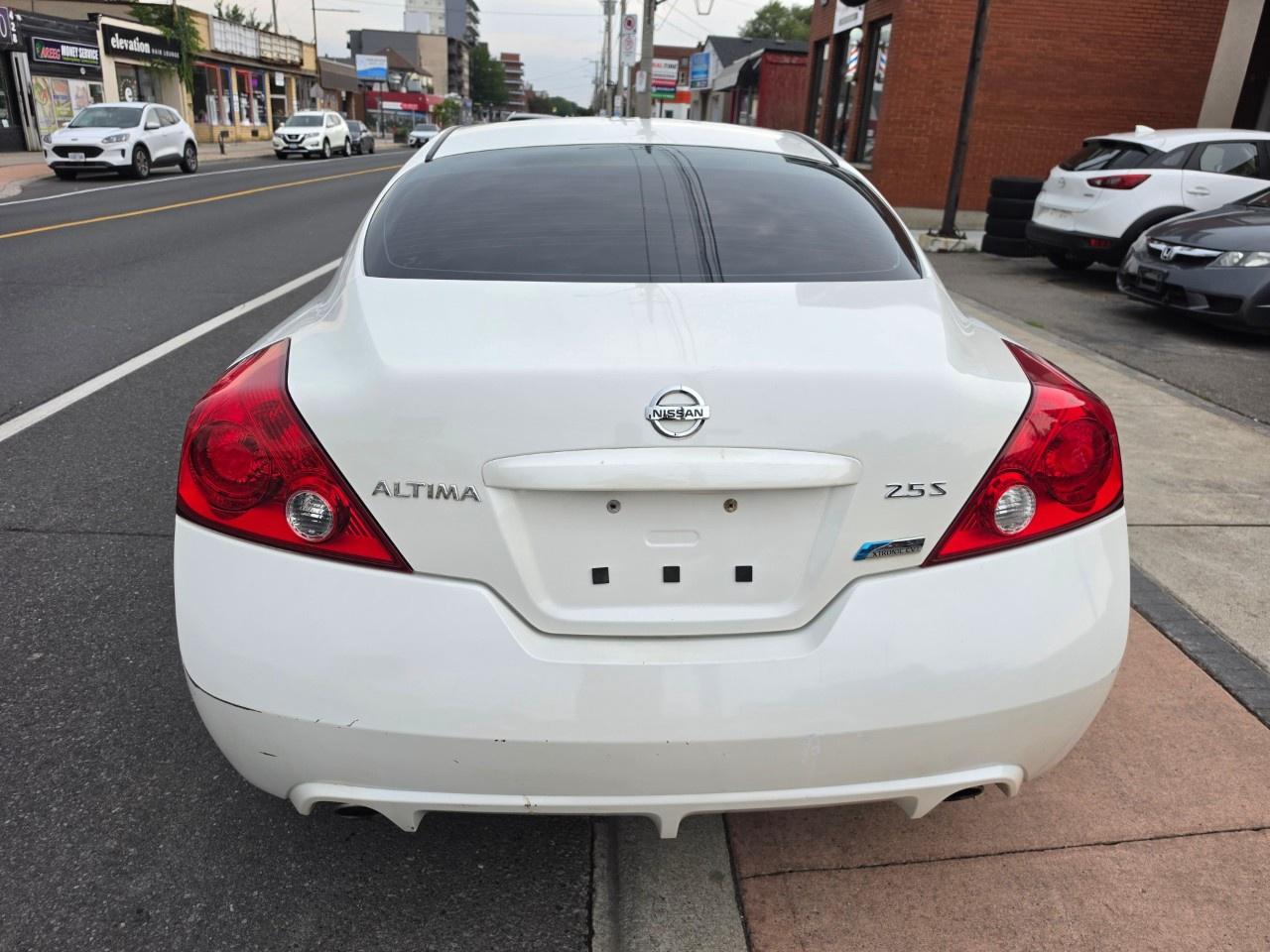 2012 Nissan Altima 2dr Cpe I4 CVT 2.5 S Photo