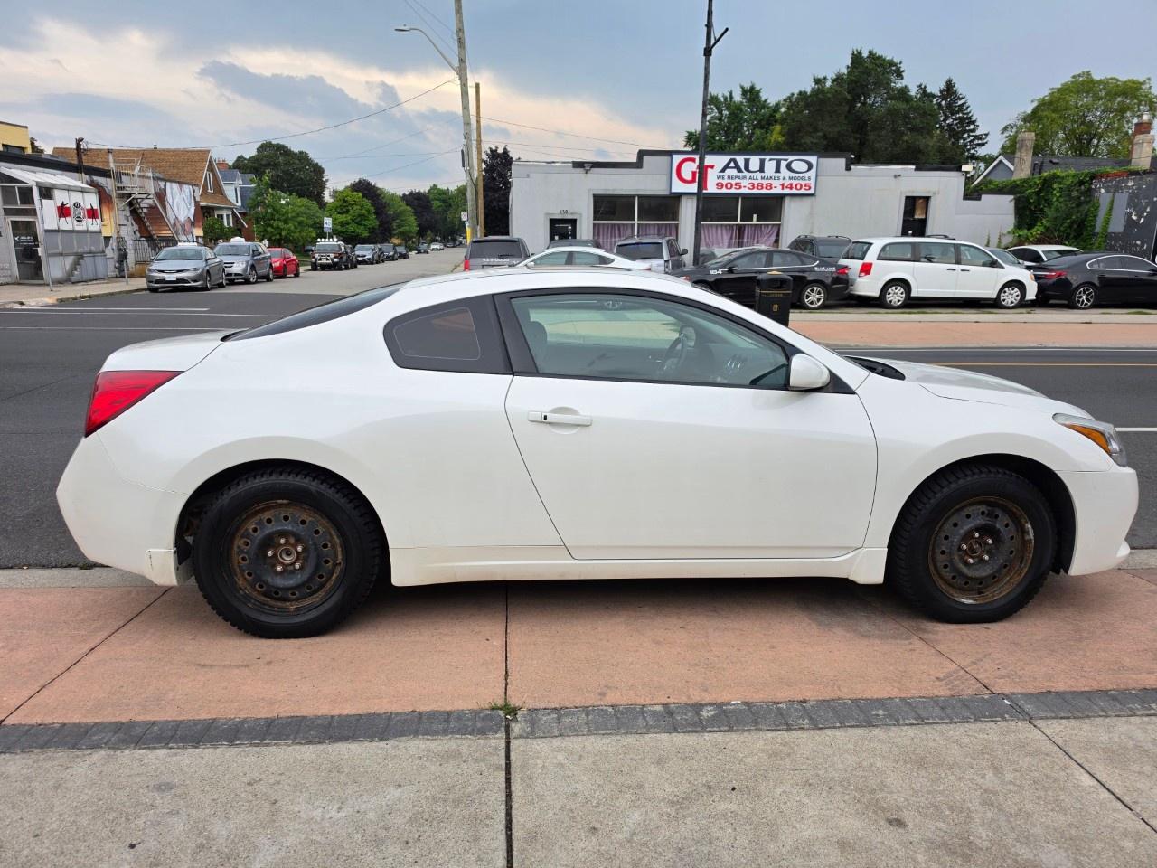 2012 Nissan Altima 2dr Cpe I4 CVT 2.5 S Photo