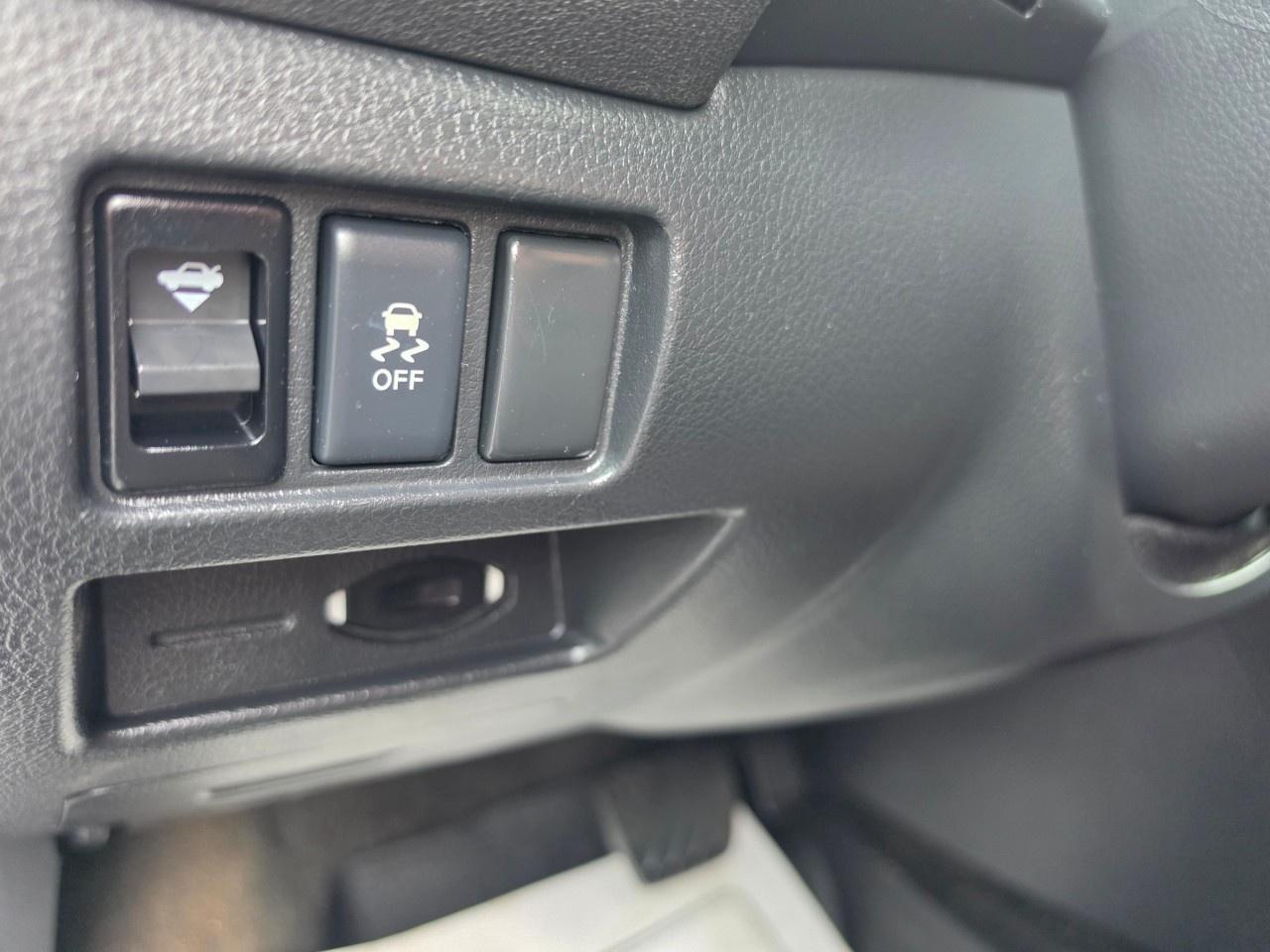 2012 Nissan Altima 2dr Cpe I4 CVT 2.5 S Photo