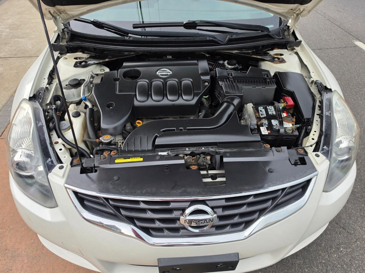 2012 Nissan Altima 2dr Cpe I4 CVT 2.5 S Photo
